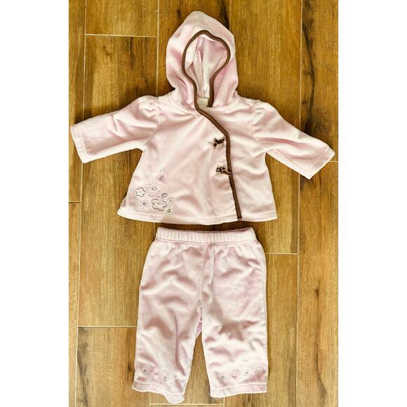 Infant Girl First Moments Layette Soft Pink Outfit 6-9 Months - Picture 1 of 5